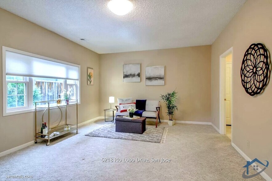 Building Photo - 5218 Rio Lobo Dr