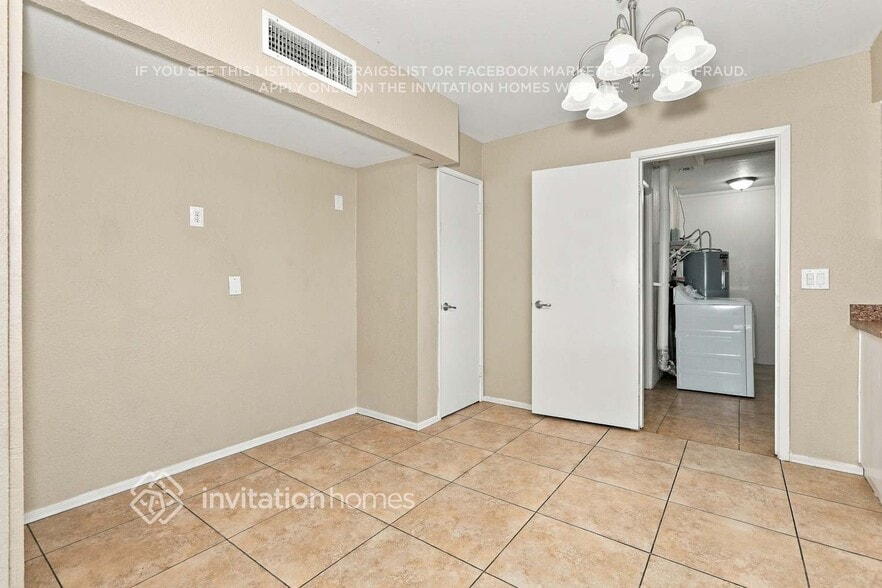 Building Photo - 9016 E Gary Ln