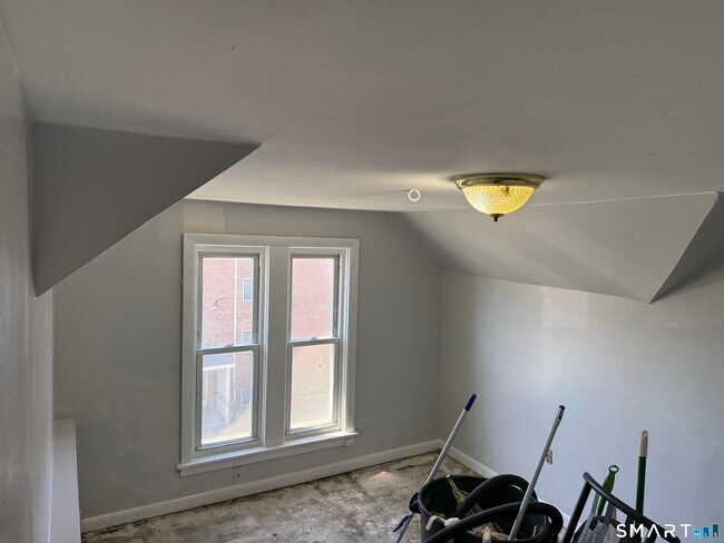 Building Photo - 49 Washington St