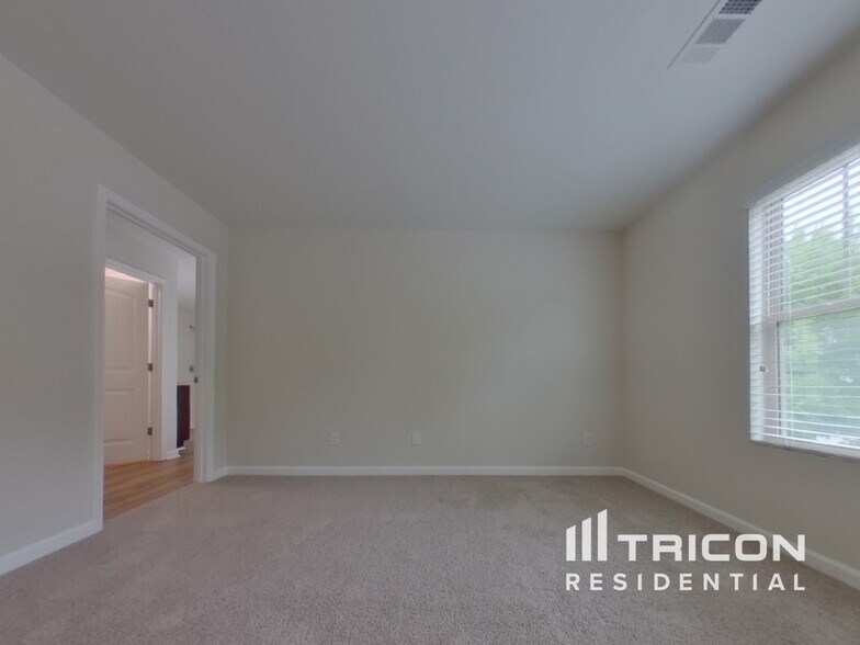 Building Photo - 236 Arbor Creek Dr