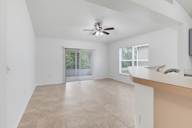 Building Photo - 3015 Elbib Dr