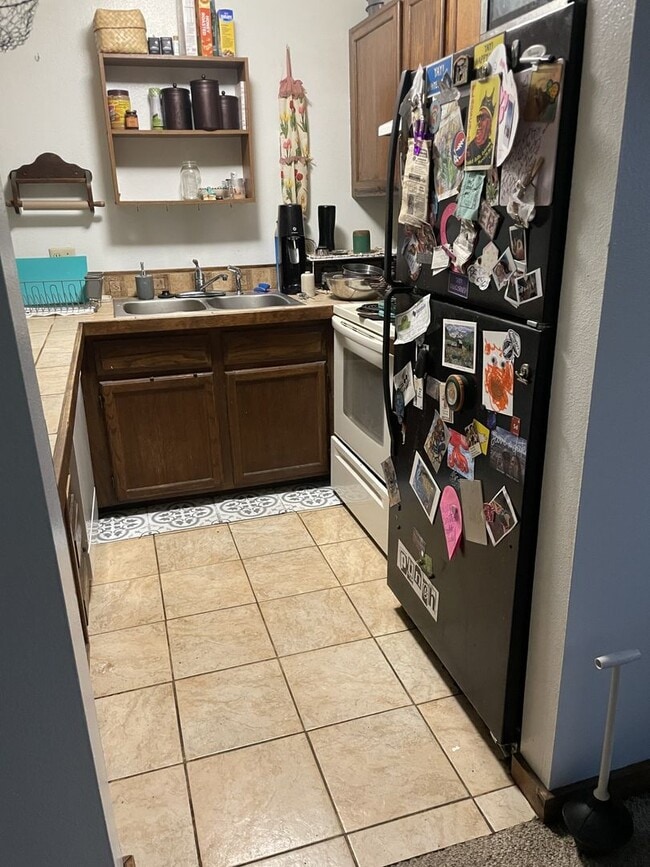 Building Photo - Mount CB 2 bedroom/ 2 bathroom condo available for 1 year lease!