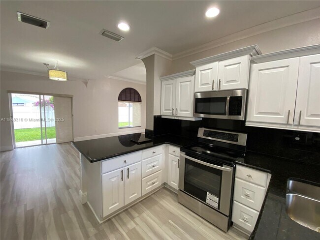 Building Photo - 562 NW 130th Ave