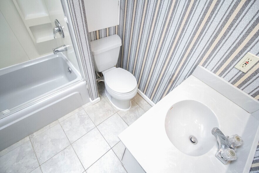 Building Photo - 6910 Brint Rd