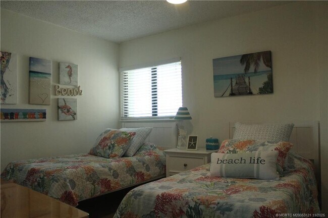 Building Photo - 10102 S Ocean Dr