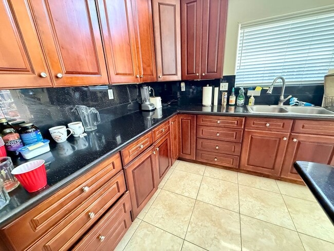 Building Photo - Rancho Penasquitos 6 Bedroom Home For Lease