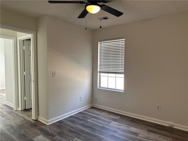 Building Photo - 1971 Abbey Province