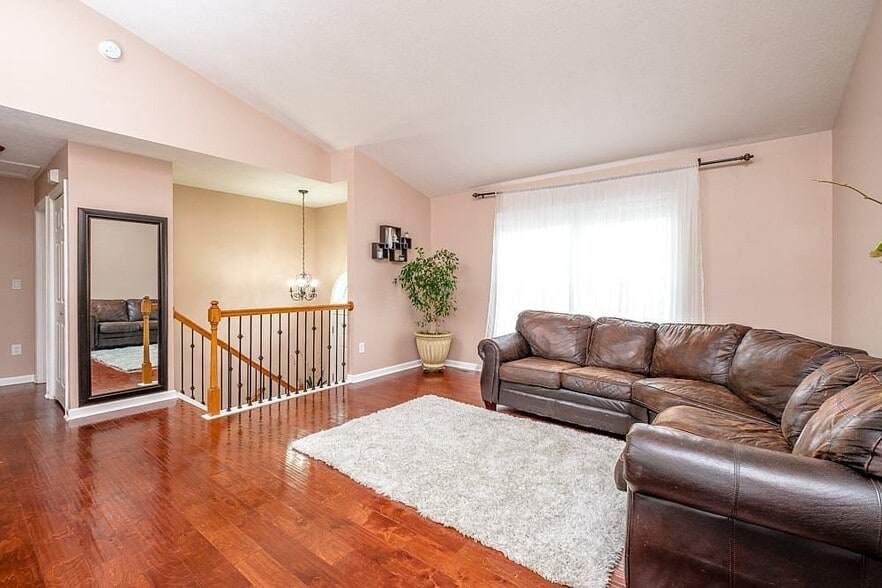 Building Photo - 1380 Stonechris Dr