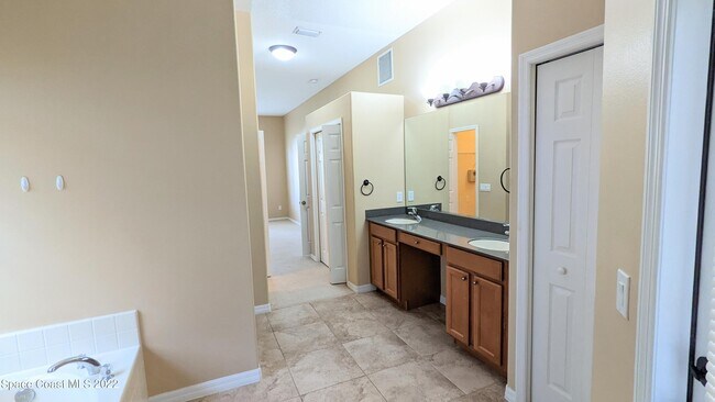 Building Photo - 5526 Indigo Crossing Dr