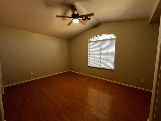 Building Photo - 8802 E University Dr