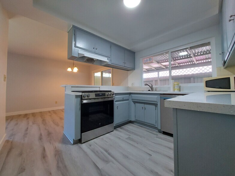 Building Photo - 13532 Arizona St
