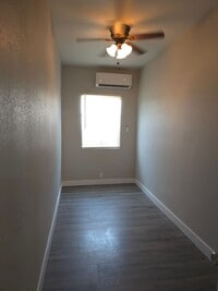 Building Photo - 104 E Roosevelt Ave