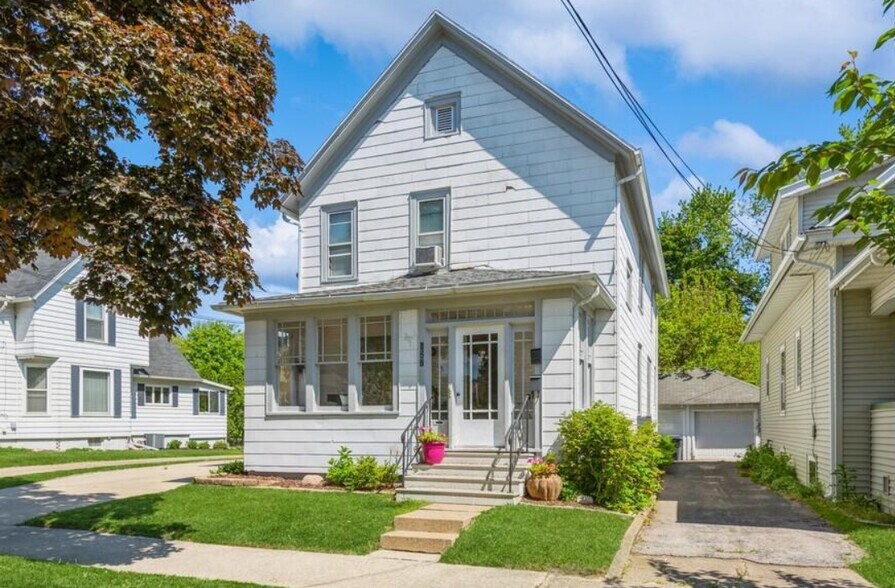 Building Photo - 927 Harrison Ave