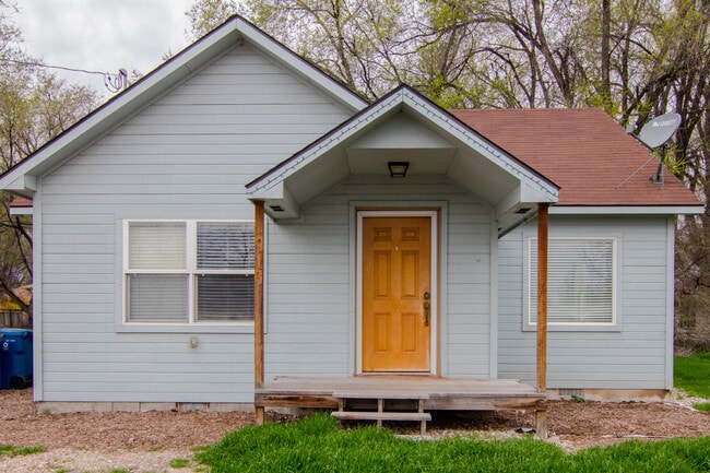 Primary Photo - 2 Bedroom Nampa Home_Large Lot_Pet Friendly