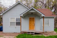 Building Photo - 2 Bedroom Nampa Home_Large Lot_Pet Friendly