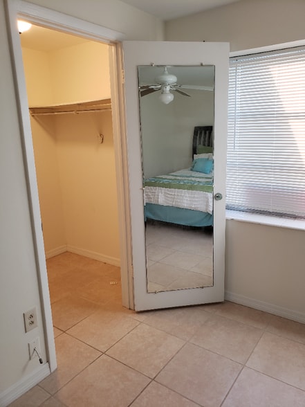 Building Photo - 4903 Catalina Dr