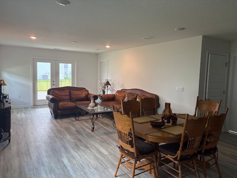 Building Photo - 130 Speckled Trout Ln N
