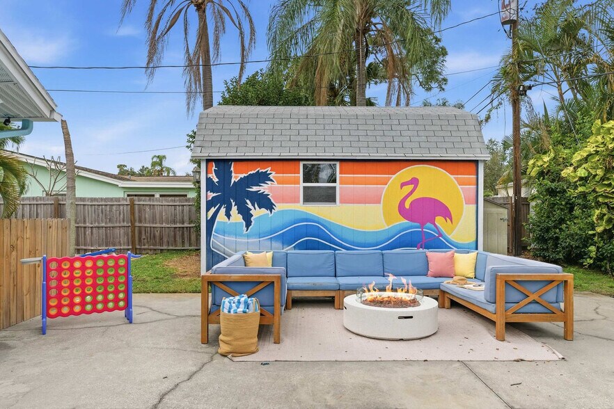 Building Photo - 1596 Idle Dr NE