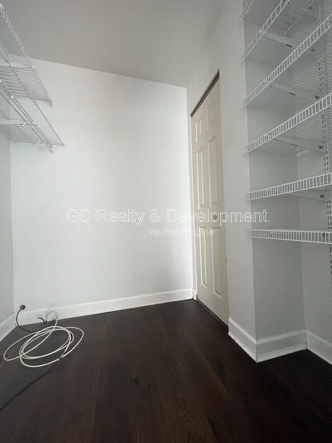 Building Photo - 1367 Sacramento Dr