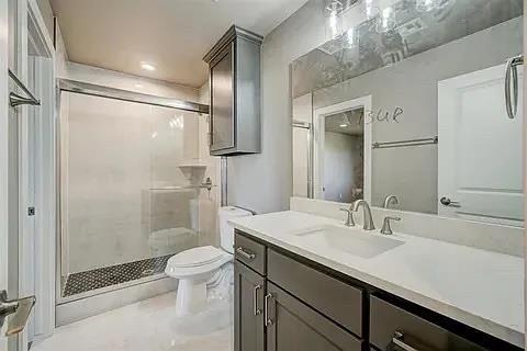 Building Photo - 616 Abadan Dr
