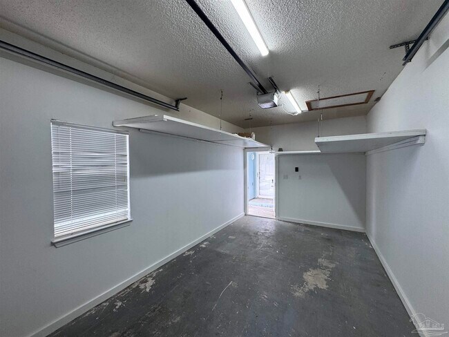 Building Photo - 2703 Bay Club Dr