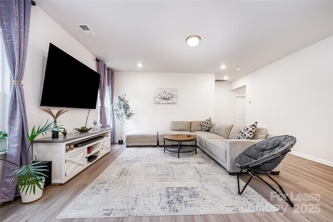 Building Photo - 9046 Evercrisp Ln