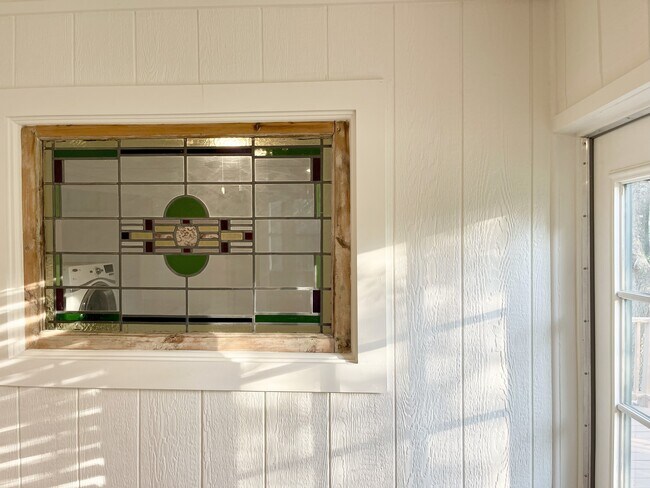 Building Photo - 9417 Aqua Dr