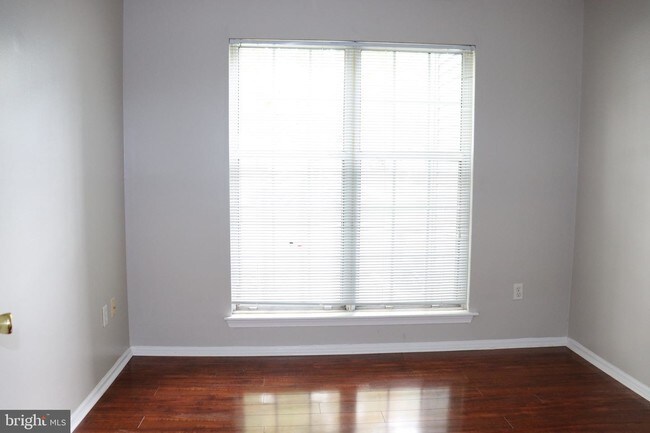 Building Photo - 237 Andover Pl