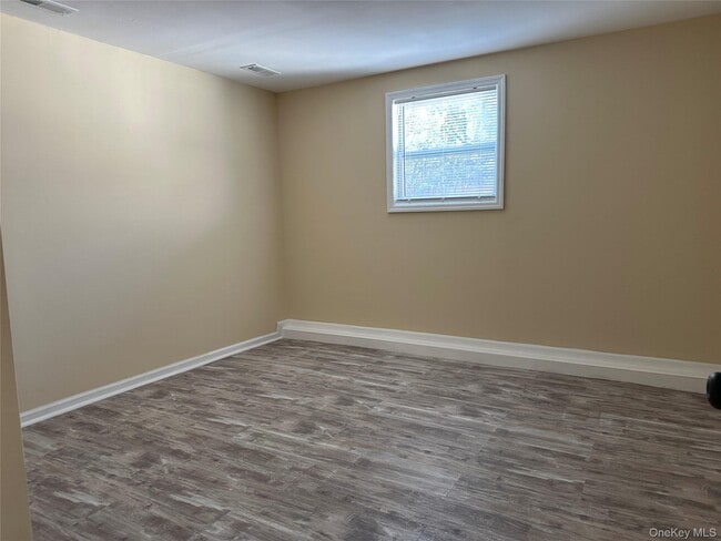 Building Photo - 9 Juniper Pl