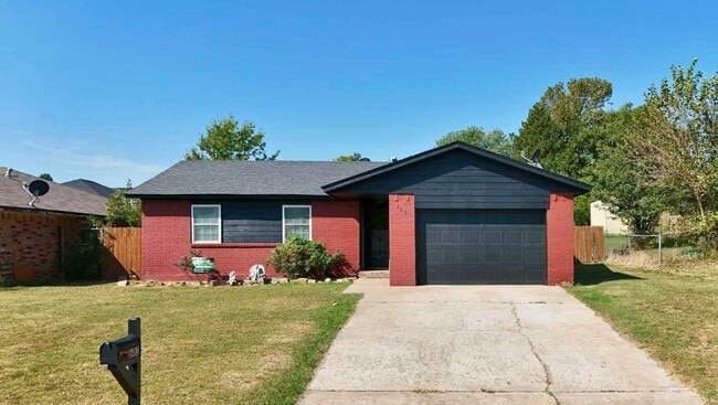 Building Photo - 603 Seminole Dr