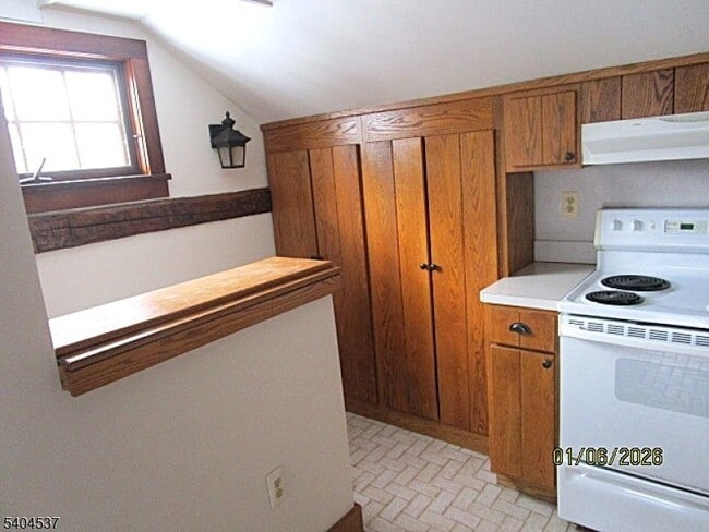 Building Photo - 955 Fairview Lake Rd