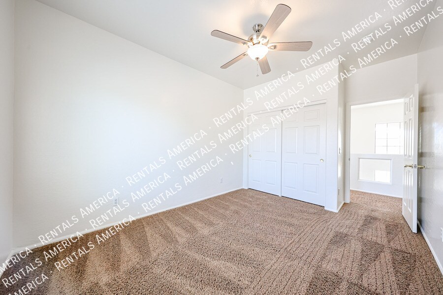 Building Photo - 17268 W Elaine Dr