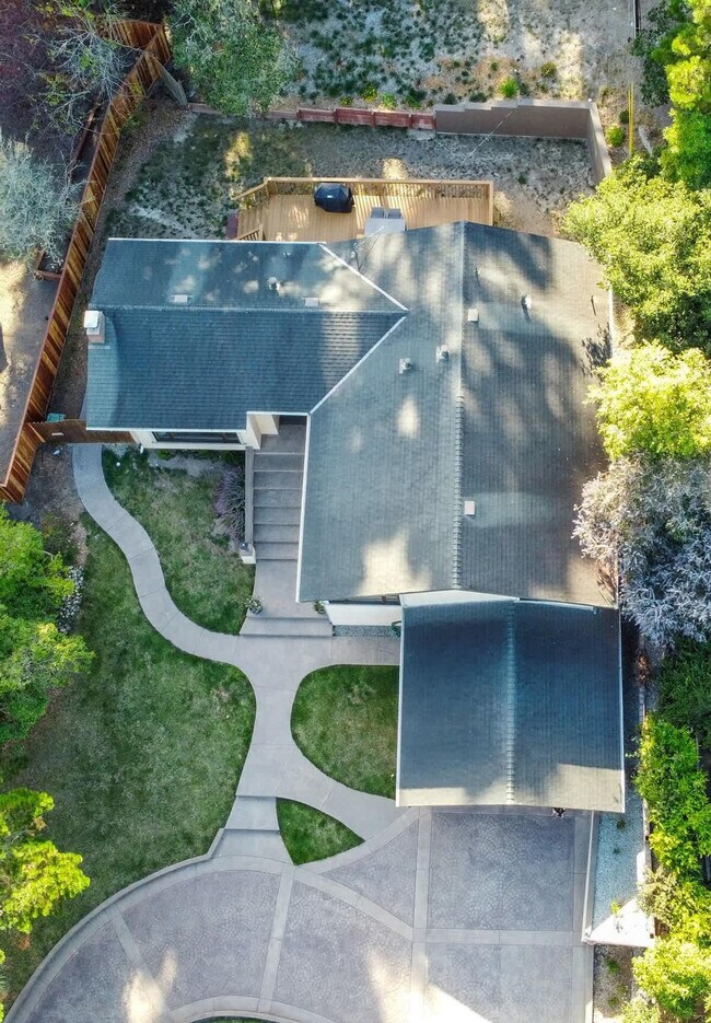 Building Photo - 751 Toyon Dr