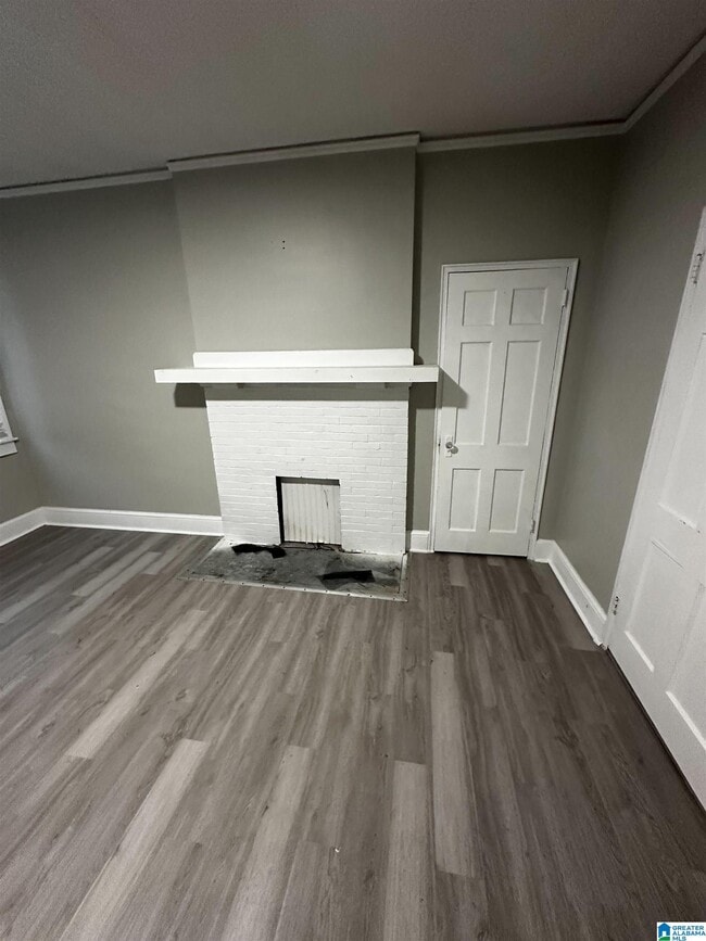 Building Photo - 307 W Parkway Ave