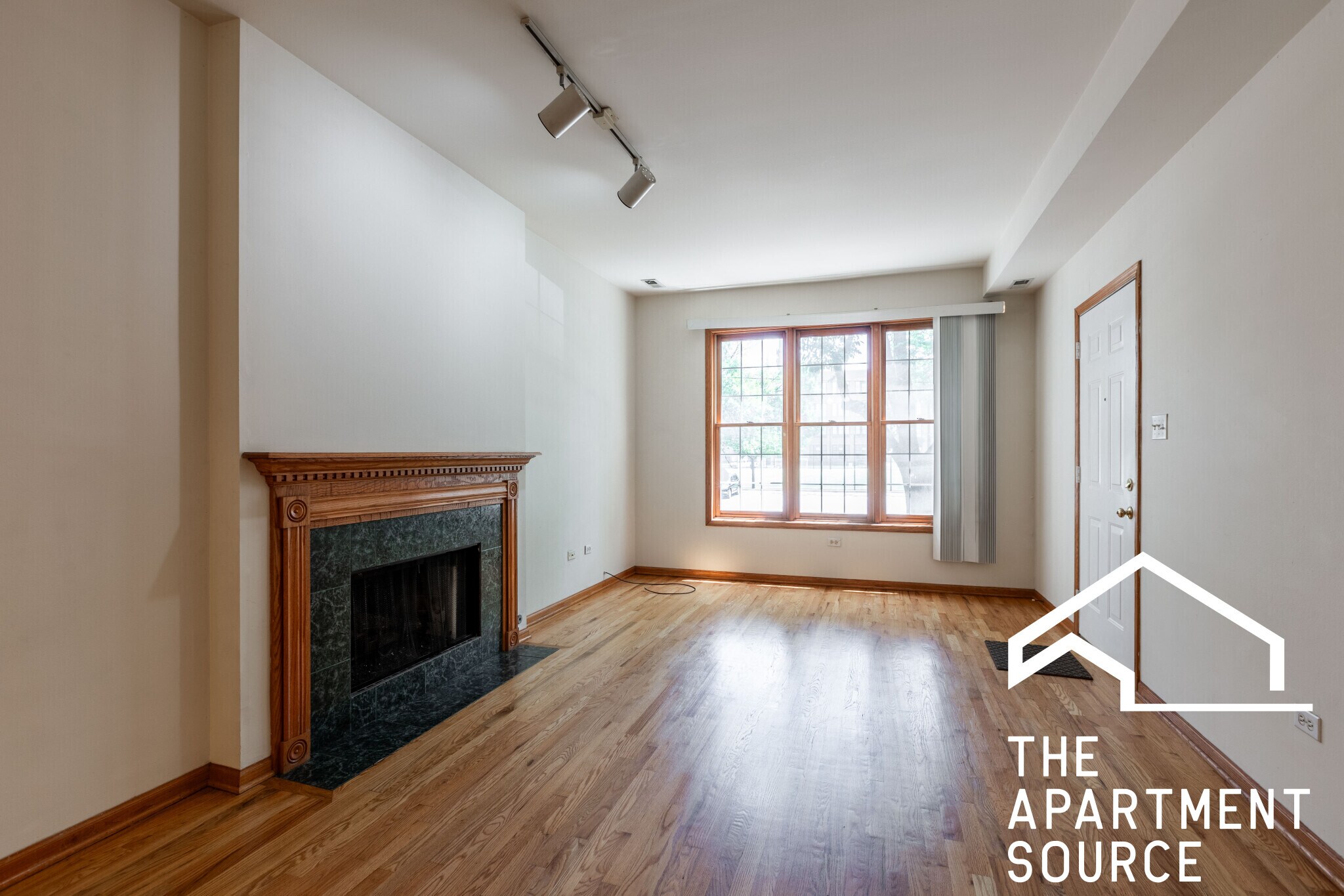 Building Photo - 1351 N Wolcott Ave