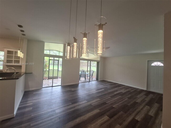 Building Photo - 22280 Timberly Dr