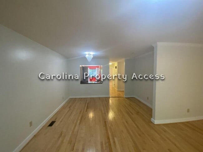 Building Photo - 436 Fairoaks Cir