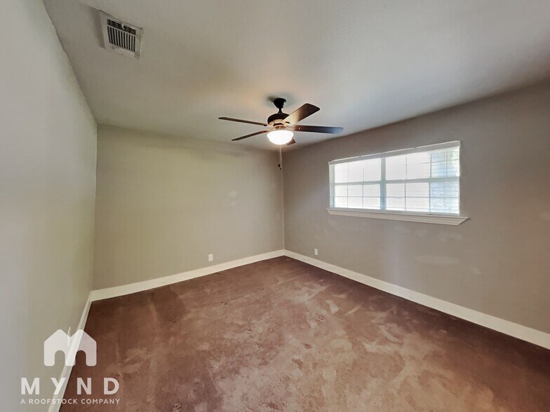 Building Photo - 6706 Tulsa Cove