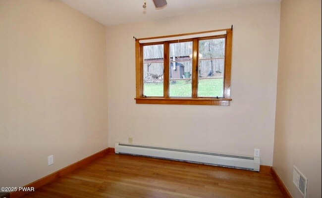 Building Photo - 1561 PA-171