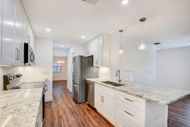 Building Photo - 12212 Sag Harbor Ct