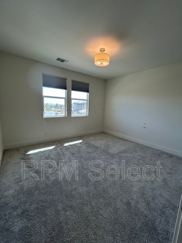 Building Photo - 5762 Caprice Ct