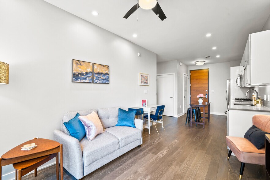 Building Photo - 1350 Maryland Ave NE