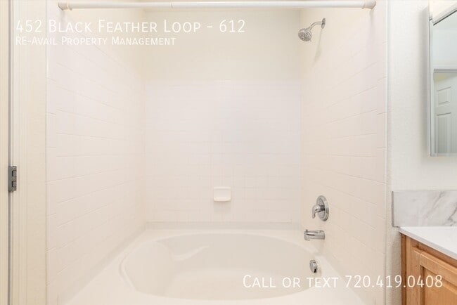 Building Photo - 452 Black Feather Loop
