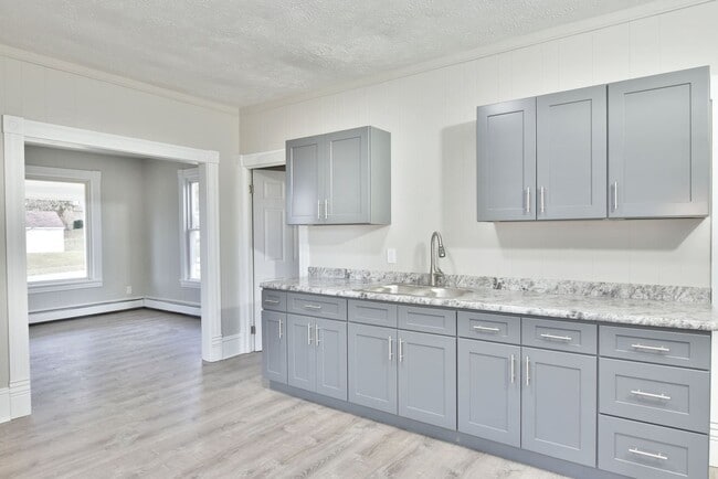 Building Photo - RENTALS AVAILABLE IN NILES