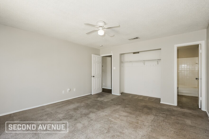 Building Photo - 1937 Red Cloud Dr