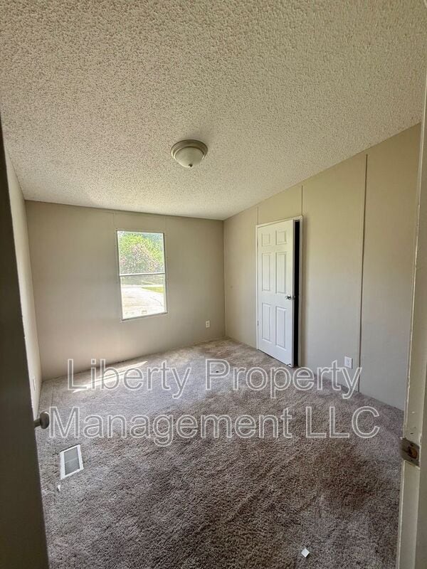 Building Photo - 68 Fox Wood S