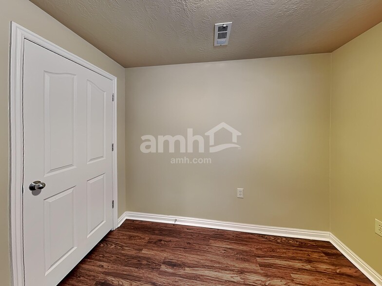 Building Photo - 4482 Heritage Dr