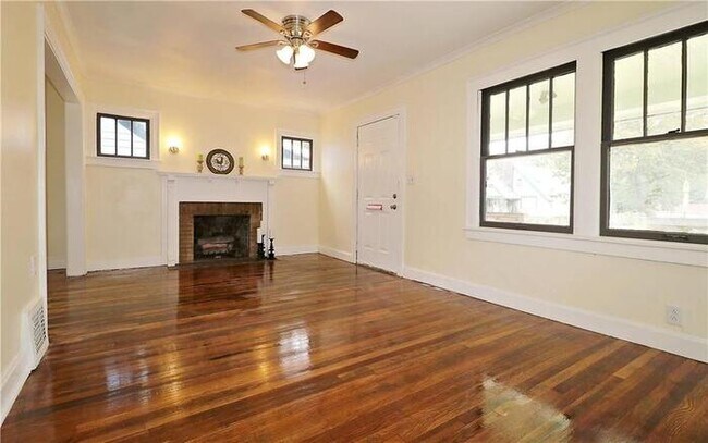 Building Photo - Charming, Updated 3-bedroom 2-bath home!!
