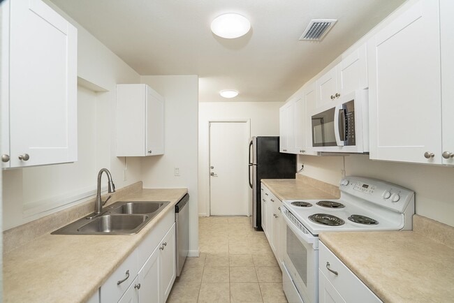 Building Photo - 1040 Dorado Dr