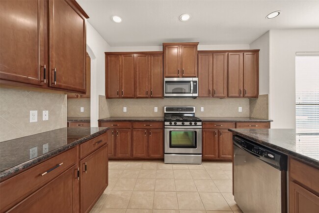 Building Photo - 25354 Holton Ridge Dr